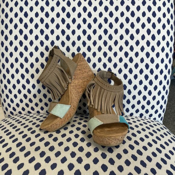 Minnetonka Brown Fringe Sandals Size 6 - Picture 1 of 9